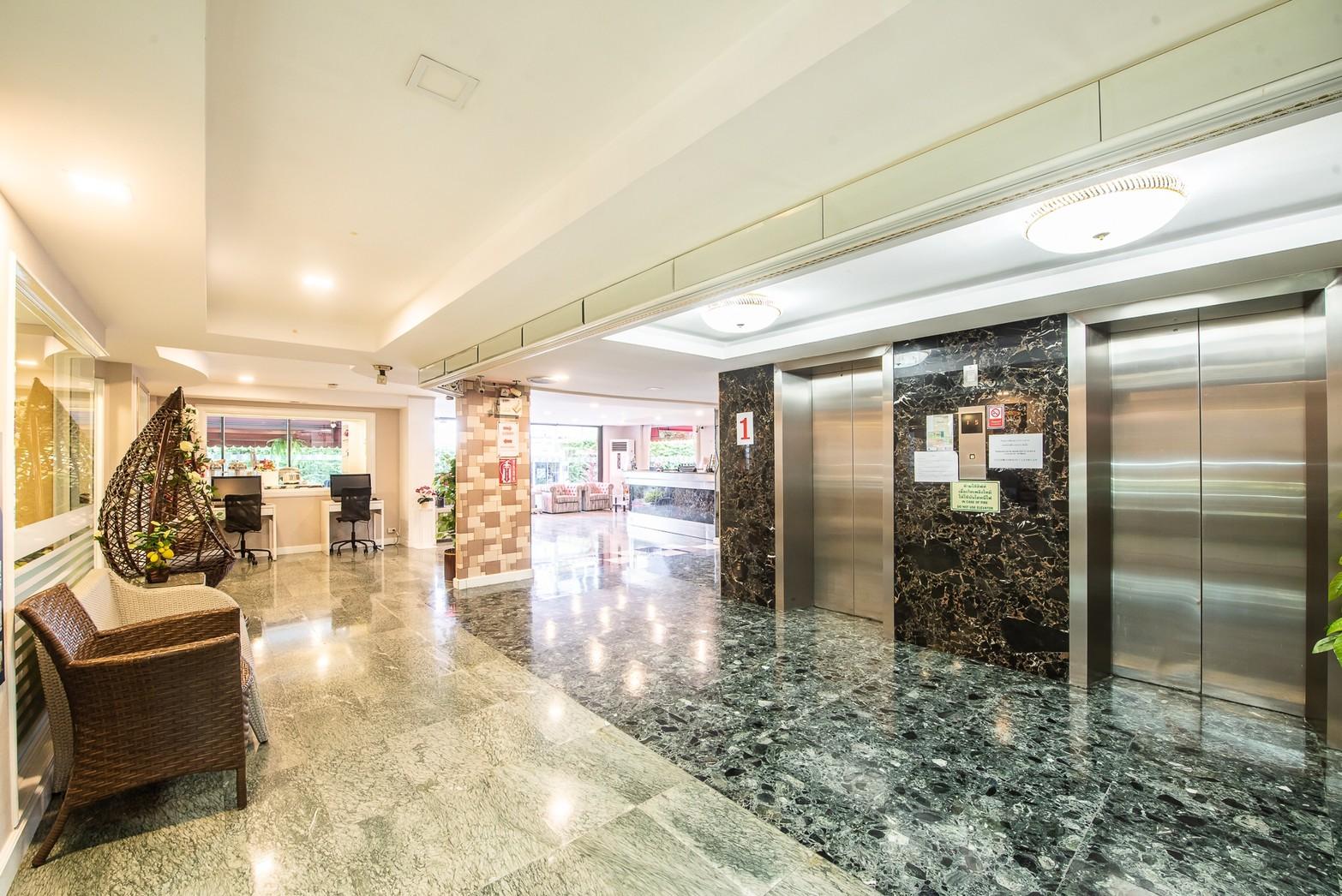 Roseate Ratchada Aparthotel Bangkok Bagian luar foto