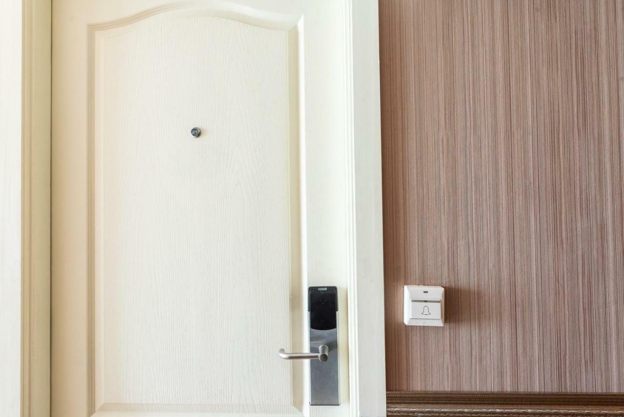 Roseate Ratchada Aparthotel Bangkok Bagian luar foto