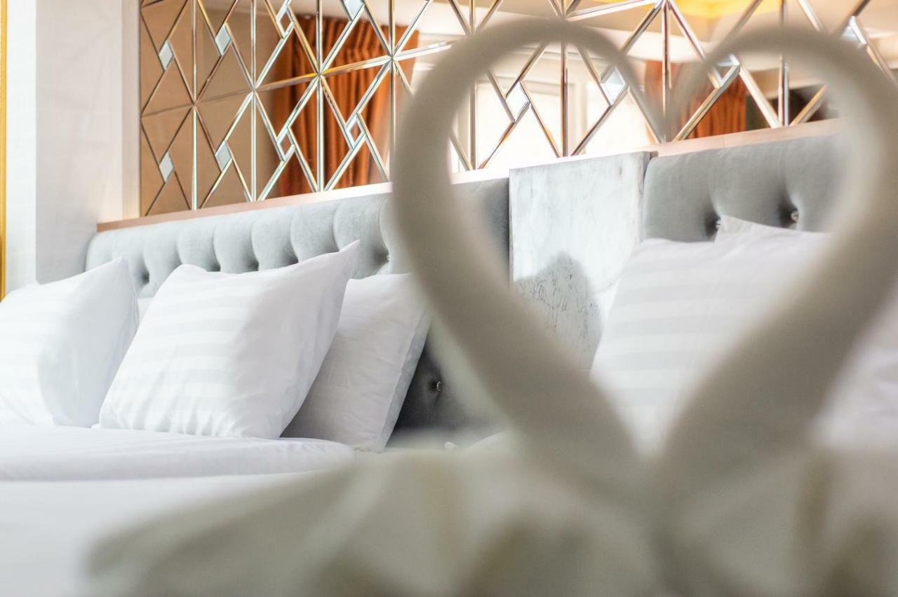 Roseate Ratchada Aparthotel Bangkok Bagian luar foto