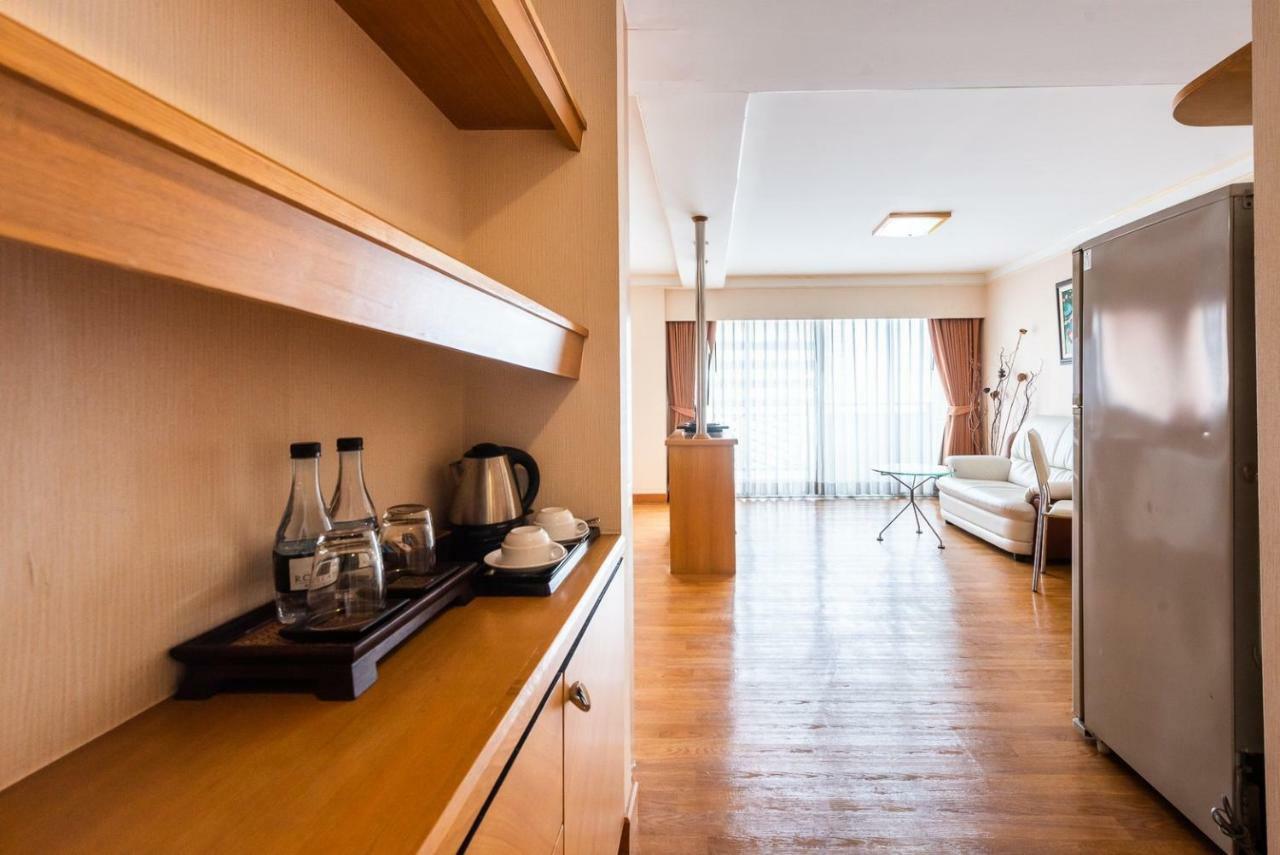Roseate Ratchada Aparthotel Bangkok Bagian luar foto