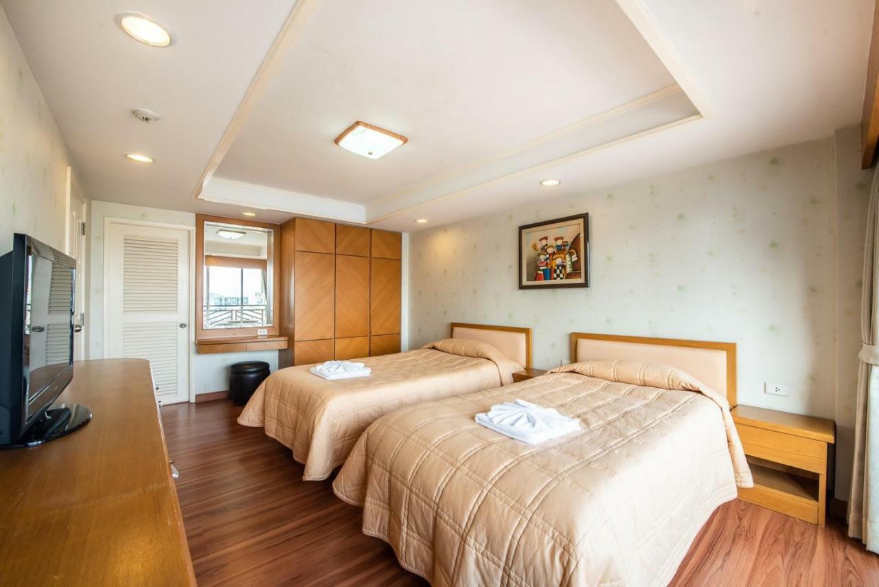 Roseate Ratchada Aparthotel Bangkok Bagian luar foto