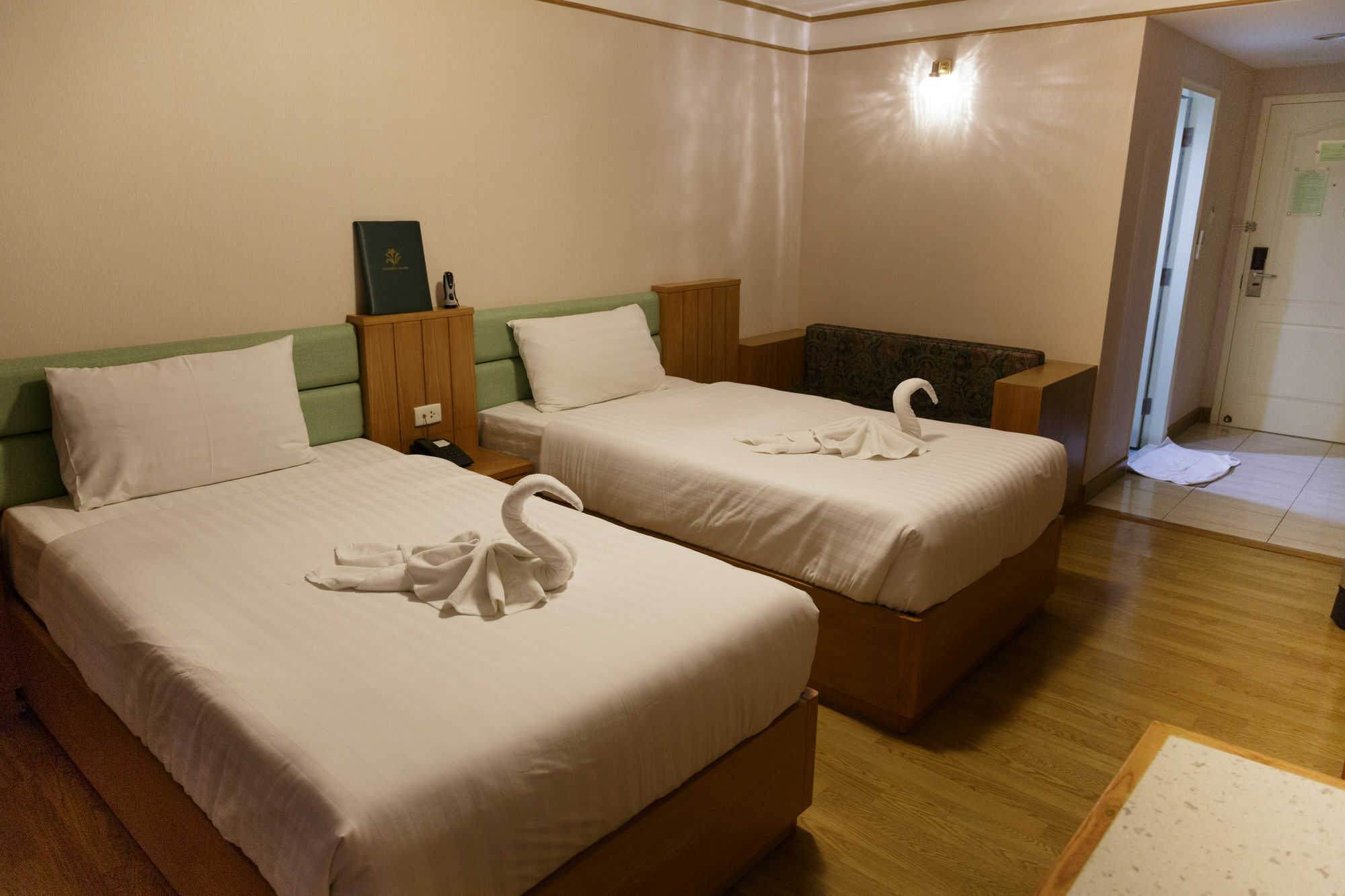 Roseate Ratchada Aparthotel Bangkok Bagian luar foto