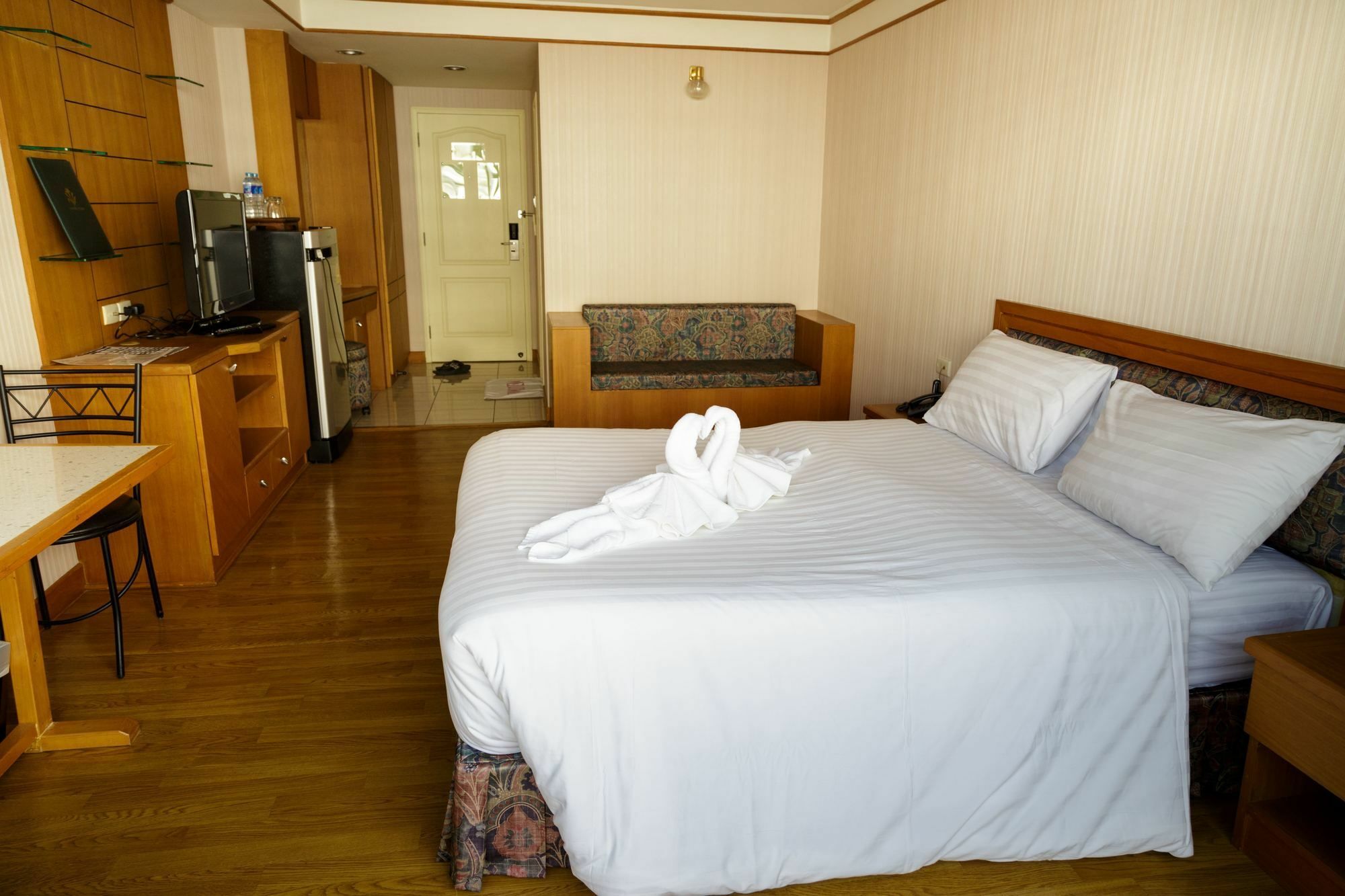 Roseate Ratchada Aparthotel Bangkok Bagian luar foto