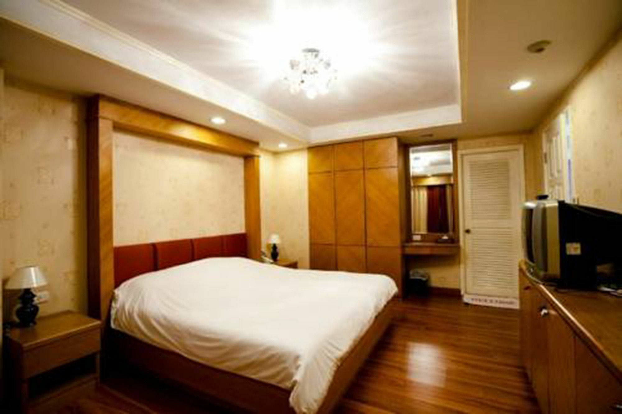 Roseate Ratchada Aparthotel Bangkok Bagian luar foto